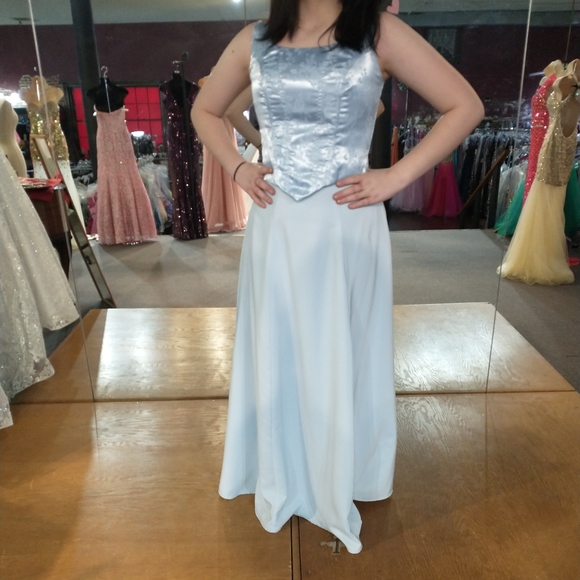 Two piece prom dress - Picture 1 of 6
